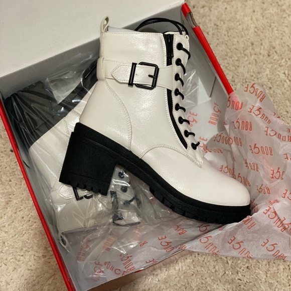 Rainbow Shoes - White boots🤍